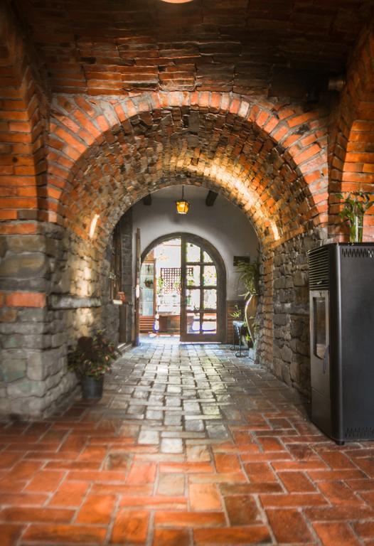 Hotel Restaurant Bujtina E Gjelit Tiranë Eksteriør bilde