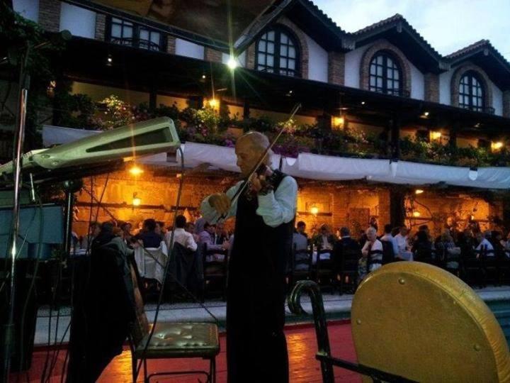 Hotel Restaurant Bujtina E Gjelit Tiranë Eksteriør bilde