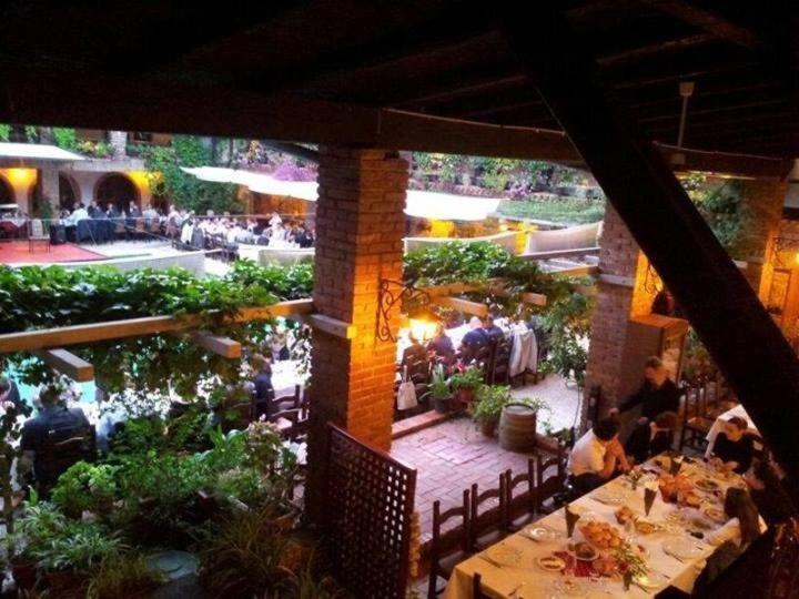 Hotel Restaurant Bujtina E Gjelit Tiranë Eksteriør bilde