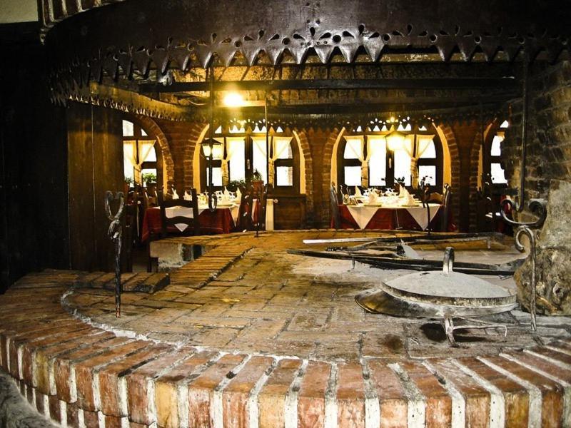 Hotel Restaurant Bujtina E Gjelit Tiranë Eksteriør bilde
