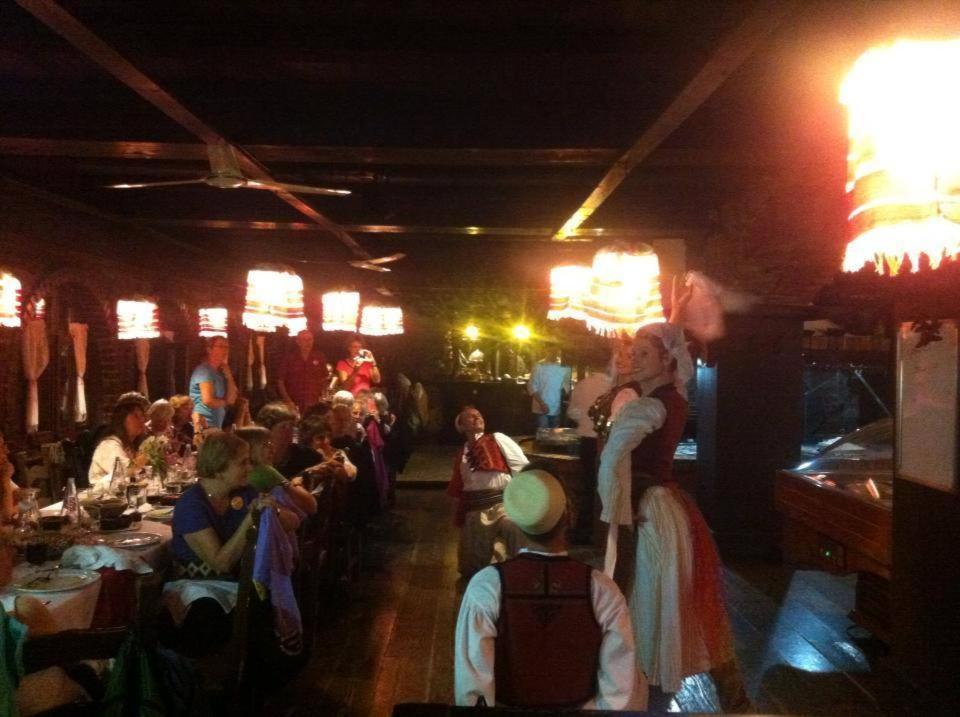 Hotel Restaurant Bujtina E Gjelit Tiranë Eksteriør bilde