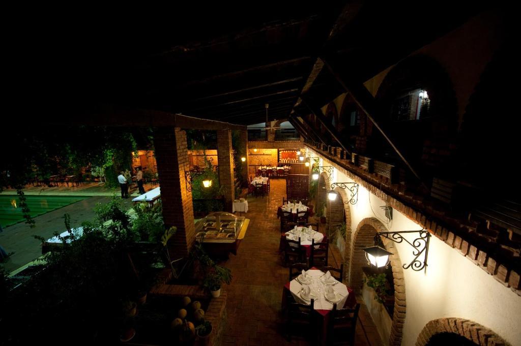 Hotel Restaurant Bujtina E Gjelit Tiranë Eksteriør bilde