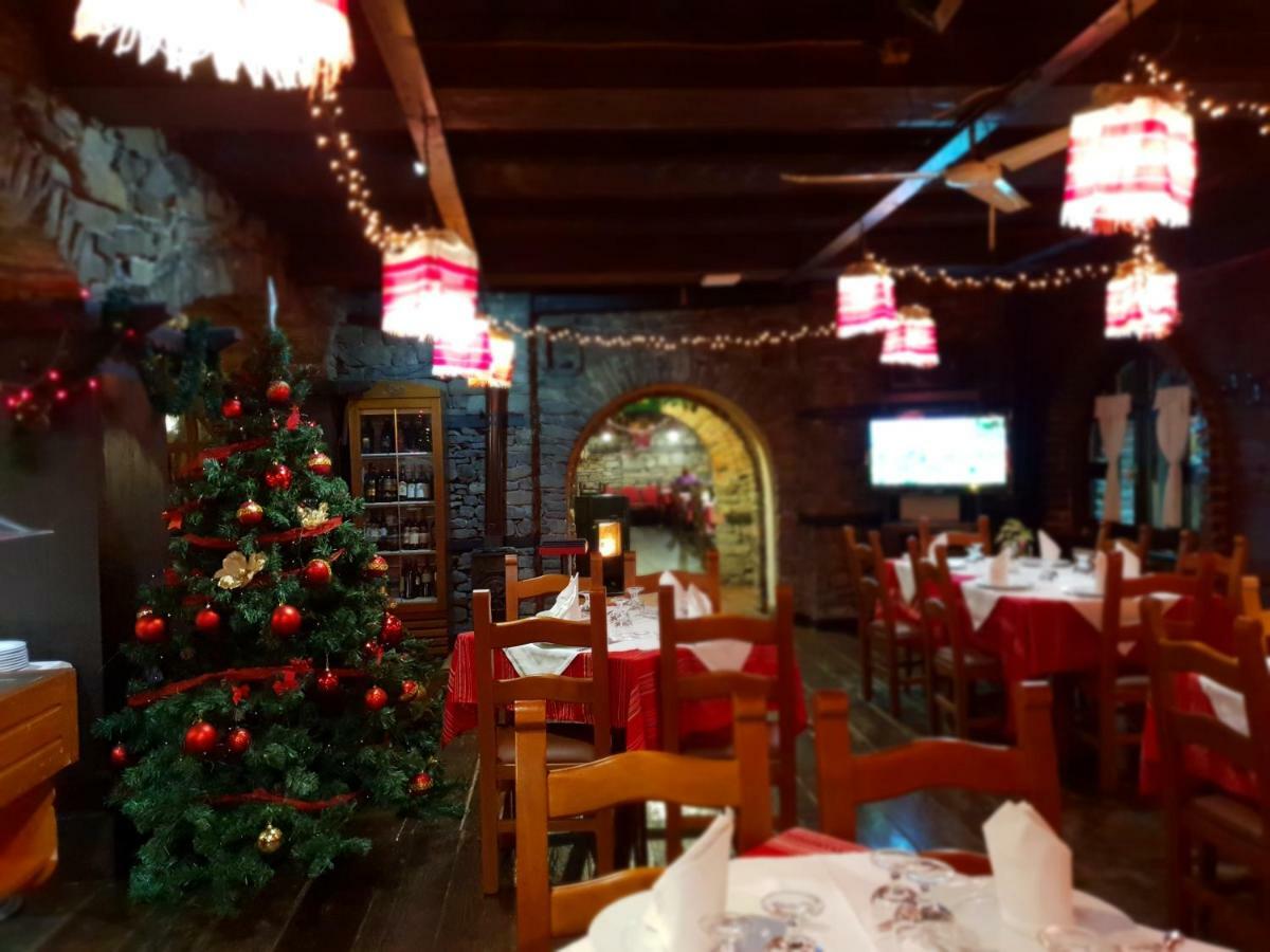 Hotel Restaurant Bujtina E Gjelit Tiranë Eksteriør bilde