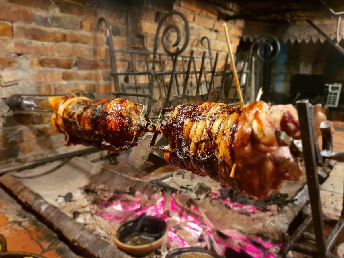 Hotel Restaurant Bujtina E Gjelit Tiranë Eksteriør bilde